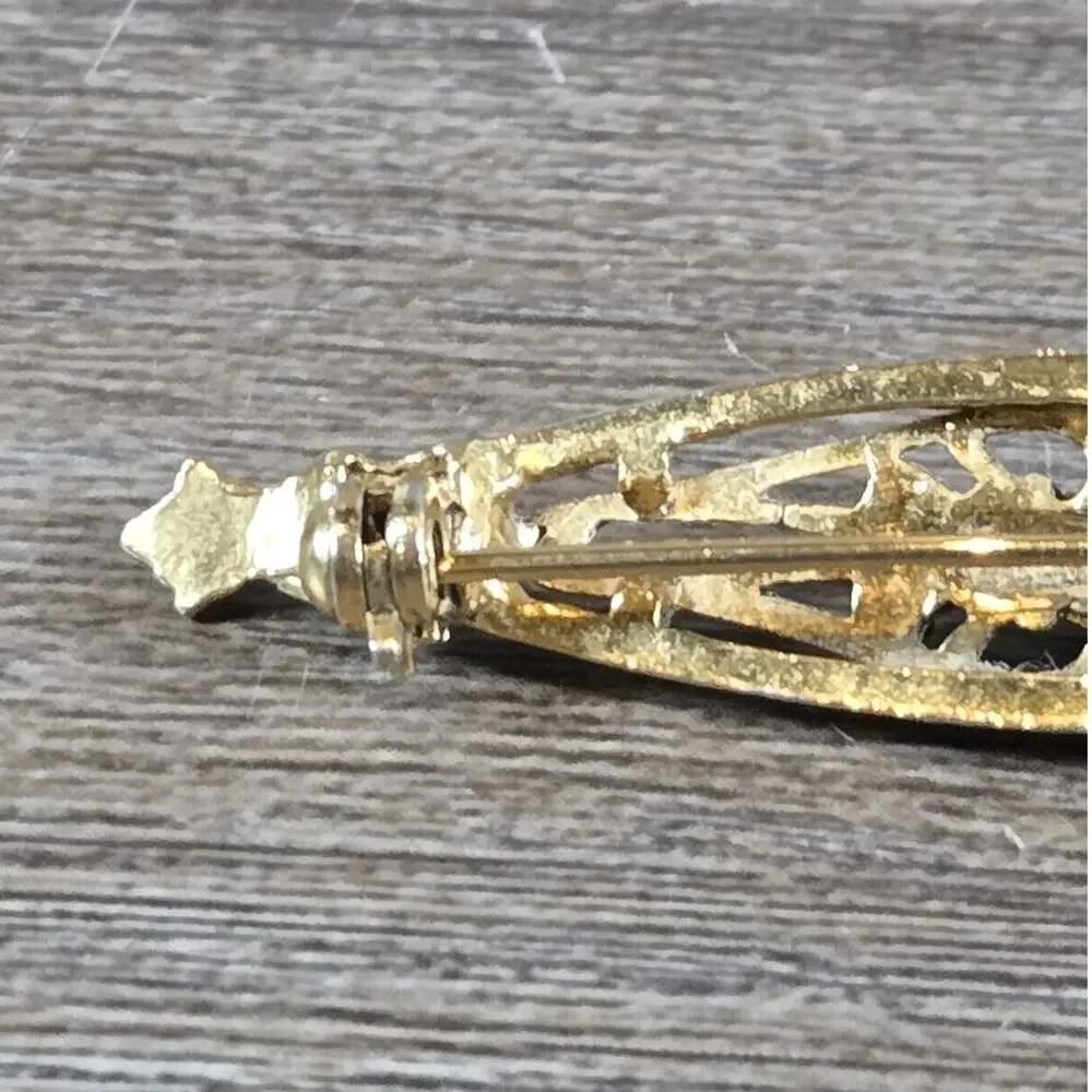 Feminine Gold Tone Filigree Vintage Arthur Pepper ART Art Deco Brooch Pin Dainty